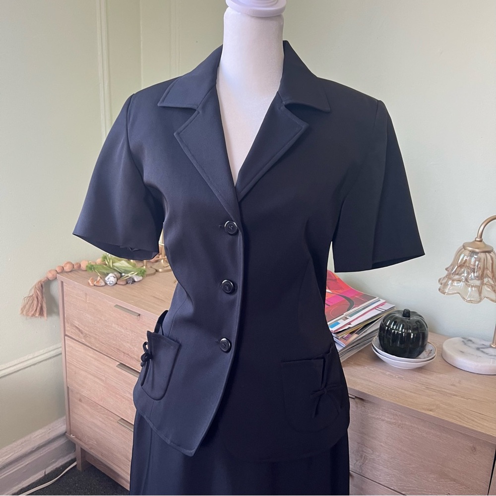 BLACKER Vintage Black Bow & Ruffle Detail Matching Suit Jacket & Skirt Set Sz M - Picture 4 of 16